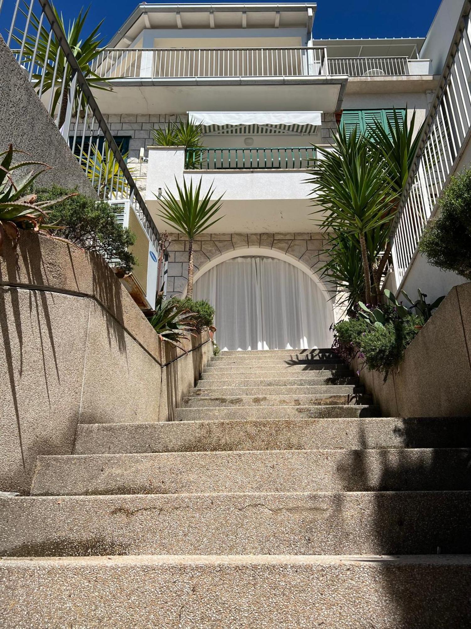 Apartment Chiara Tucepi Exterior photo